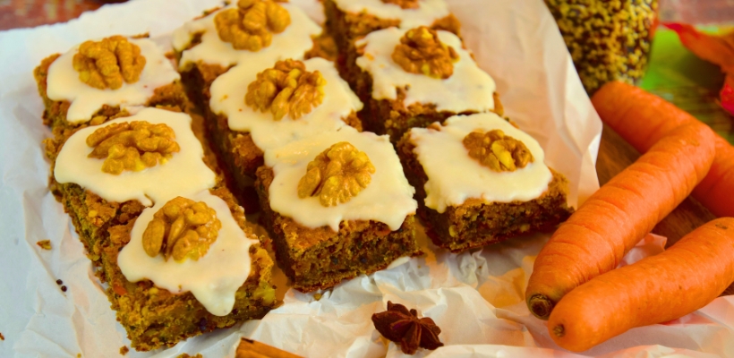 Bolo de Cenoura com Nozes e Canela